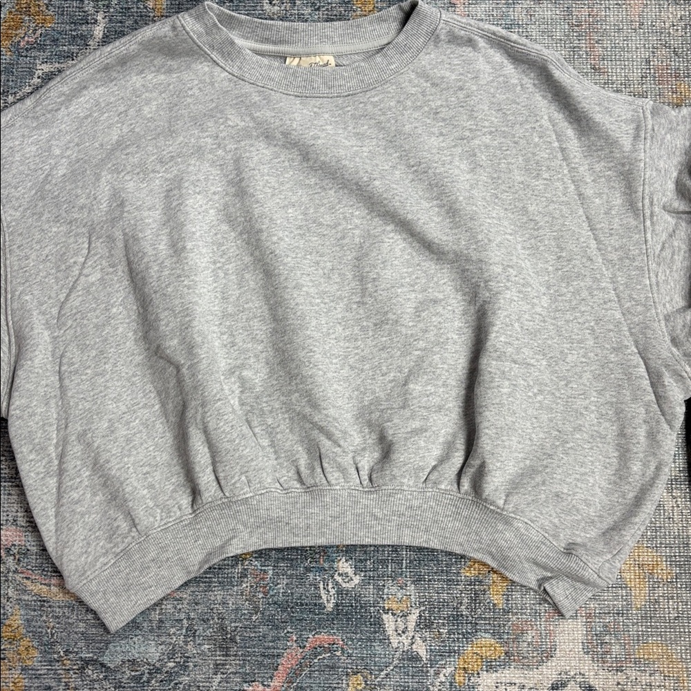 Universal Thread Light Gray Cropped Sweatshirt Wi… - image 2